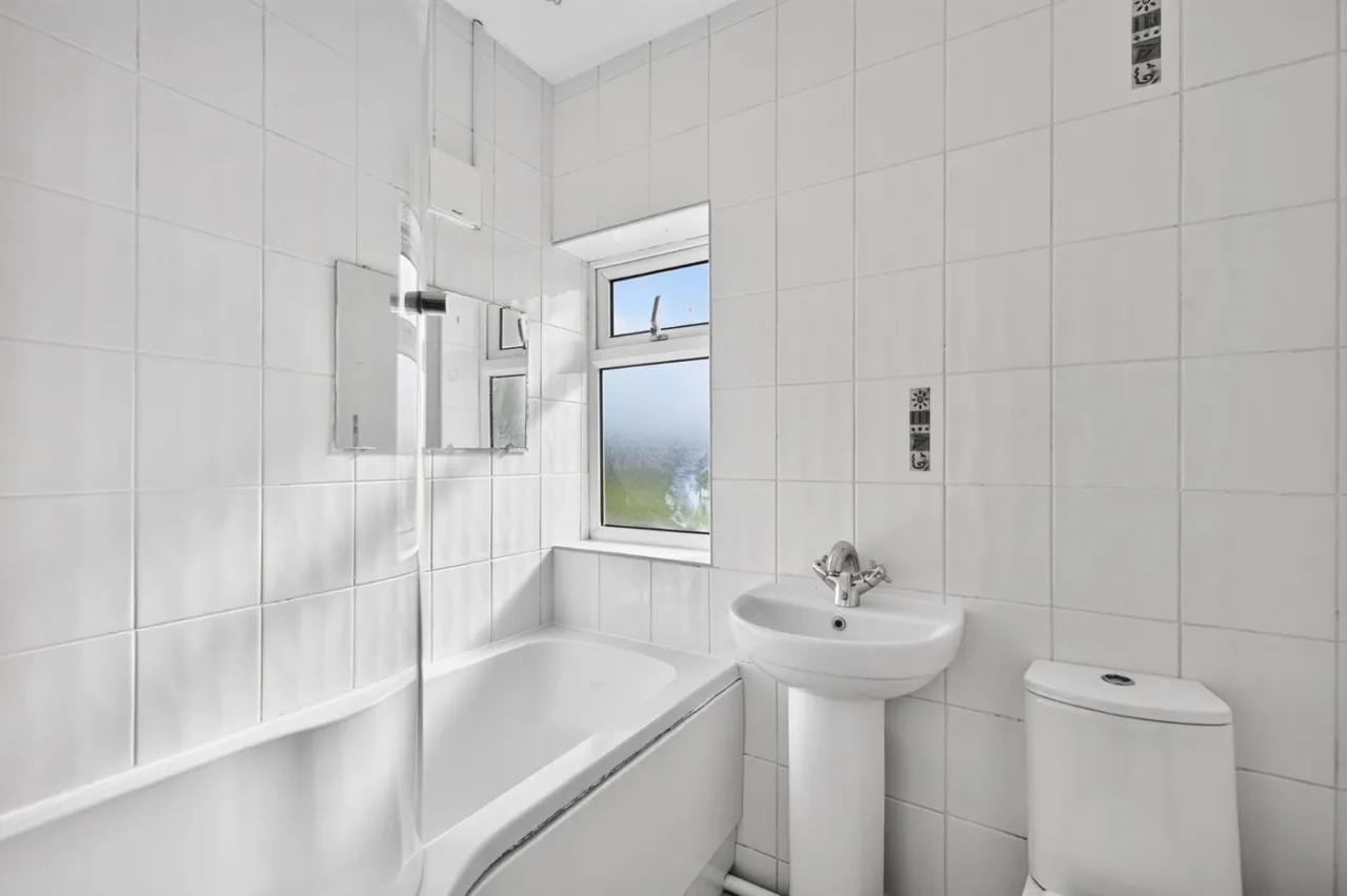 Grove Road, Horsforth, LS18, photo 14