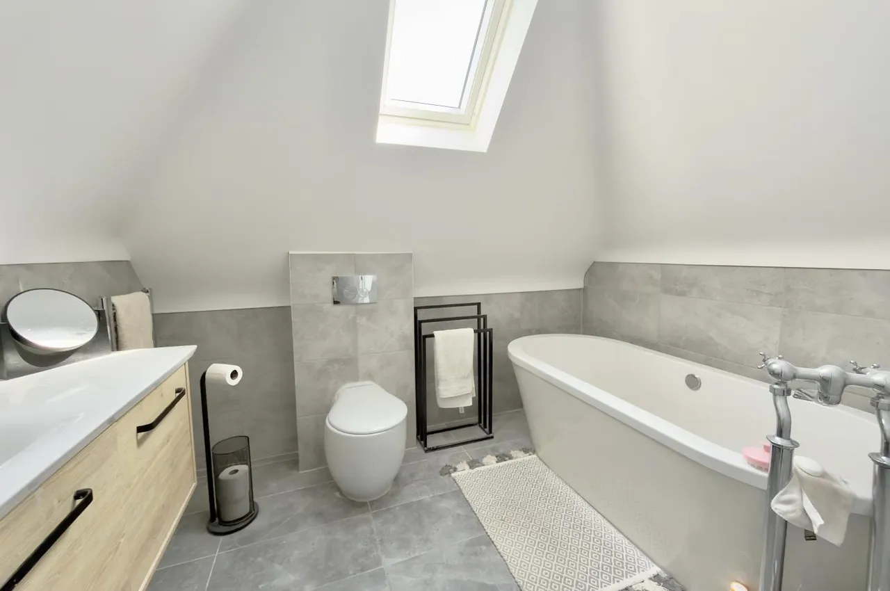 Keith Road, BH3, photo 18
