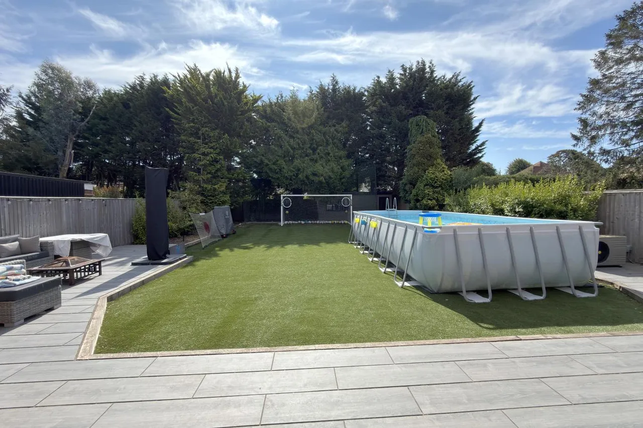Keith Road, BH3, photo 26