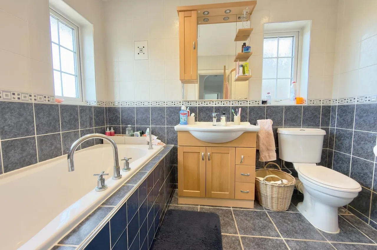 Keith Road, BH3, photo 24