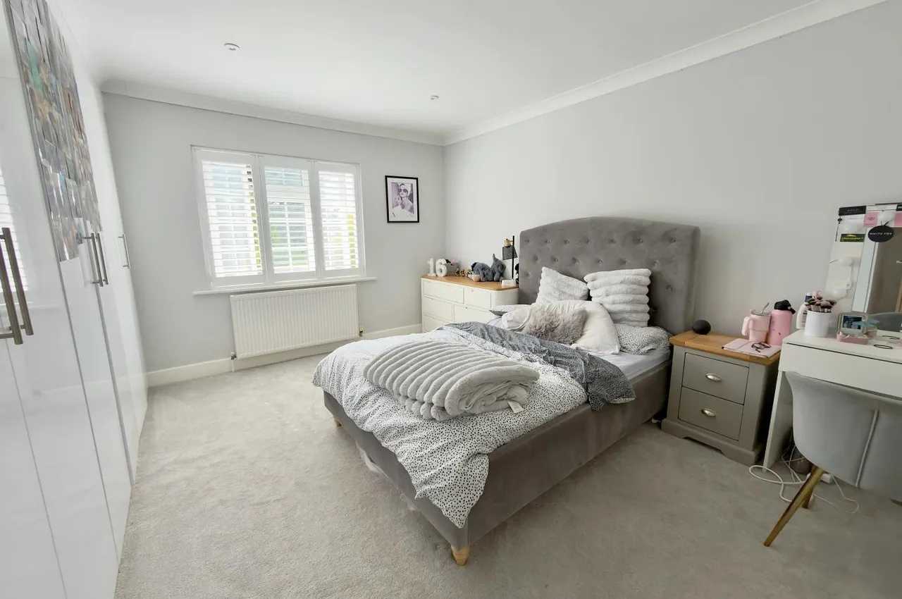 Keith Road, BH3, photo 20