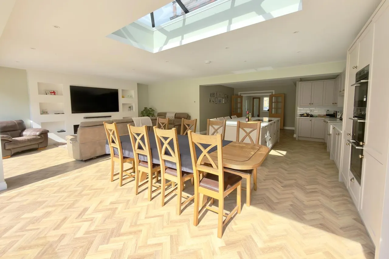 Keith Road, BH3, photo 16
