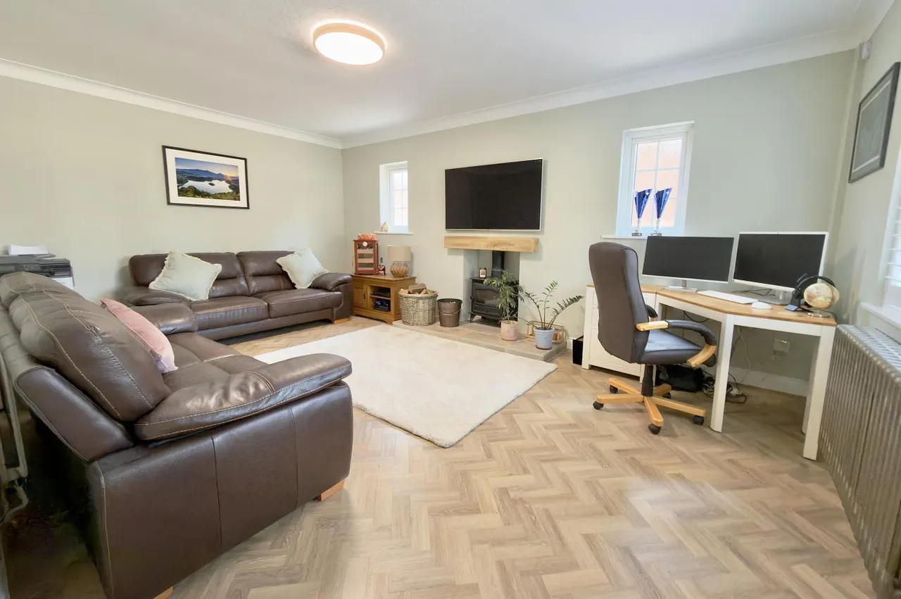 Keith Road, BH3, photo 7