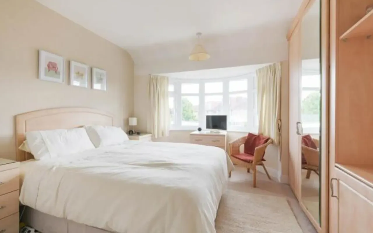 Pams Way, Epsom, KT19, photo 10