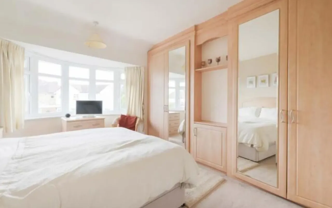 Pams Way, Epsom, KT19, photo 11