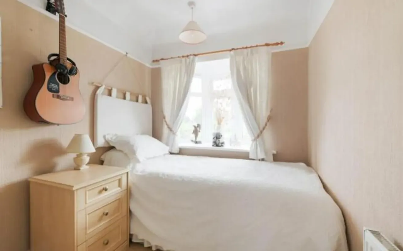 Pams Way, Epsom, KT19, photo 13