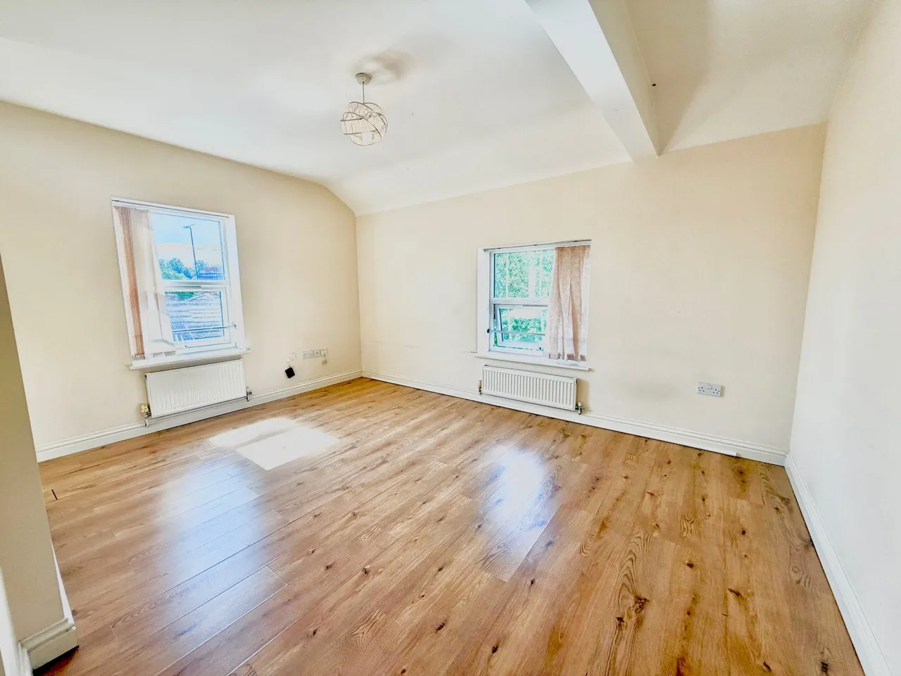 1 bed flat for sale — Flat 5, The Old County Arms, Milton Keynes, 189 Newport Road, MK13 0AL