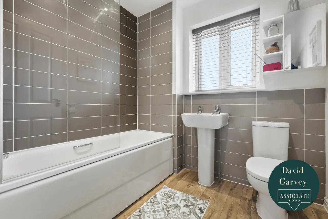 Leaf Hill Drive, Romford, RM3, photo 11