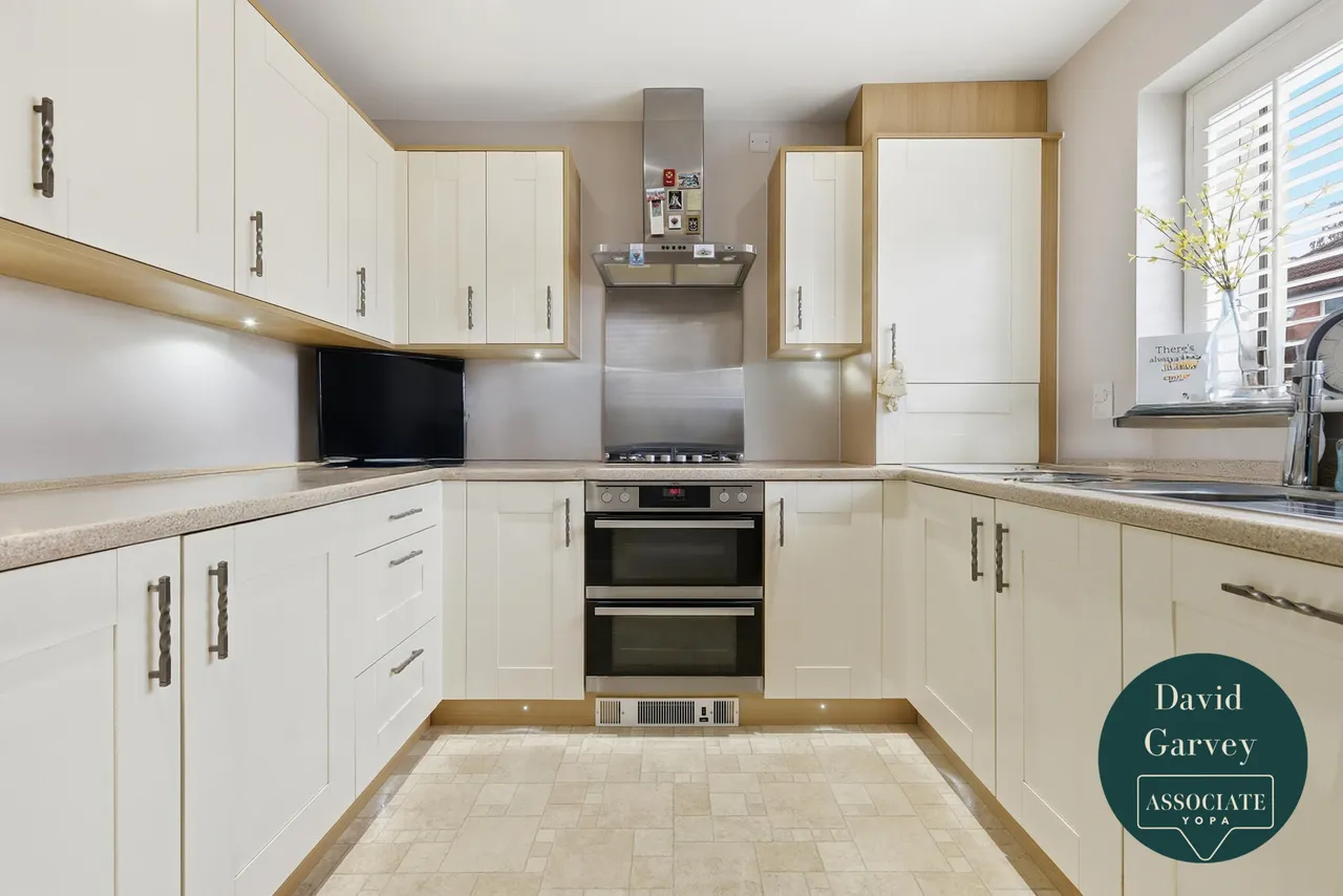 Leaf Hill Drive, Romford, RM3, photo 4