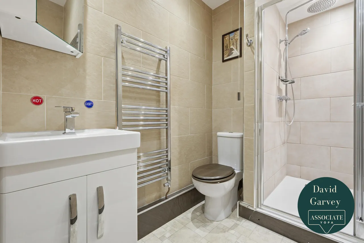Leaf Hill Drive, Romford, RM3, photo 6