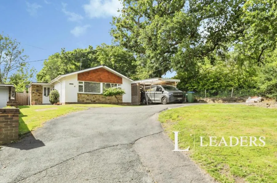 3 bed house for sale, Horsham Road, Rusper, RH12