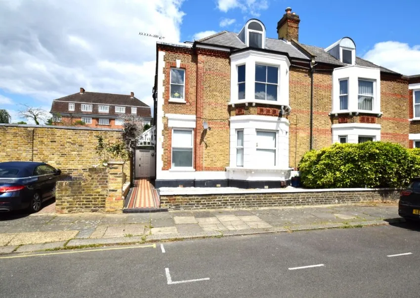 Burlington Gardens, Chiswick, photo 4
