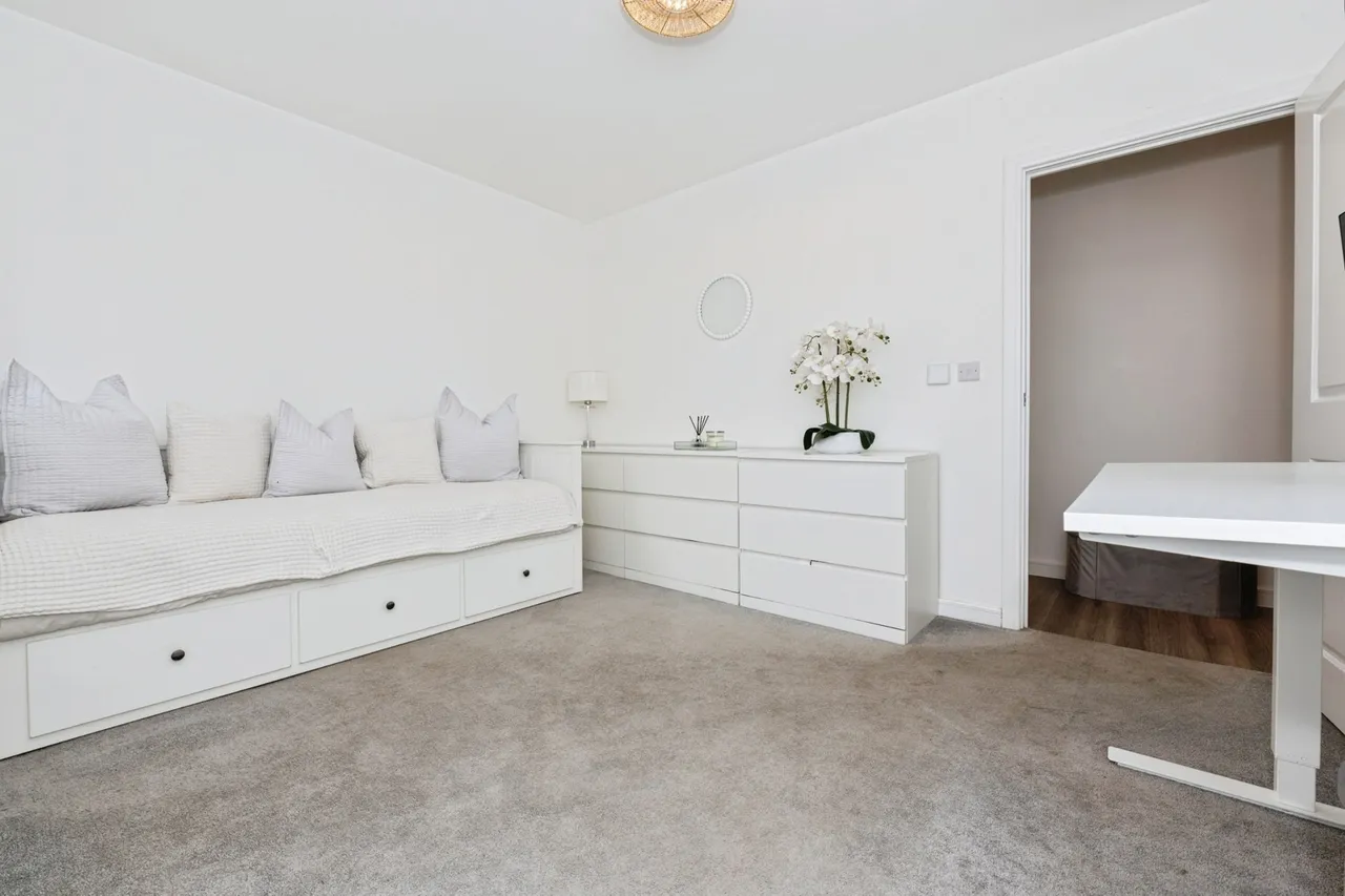 Bazley Close, Swanscombe, DA10, photo 13