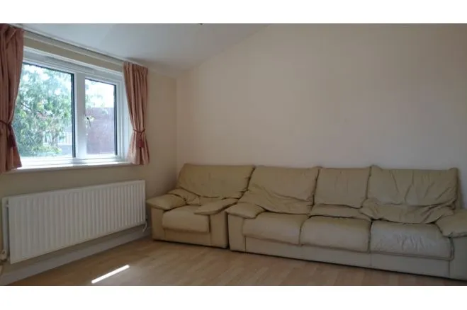 Clarendon Gardens, Wembley, HA9, photo 2