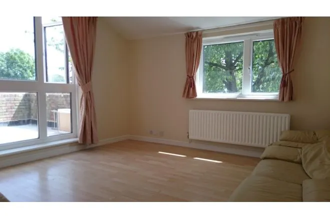 Clarendon Gardens, Wembley, HA9, photo 4
