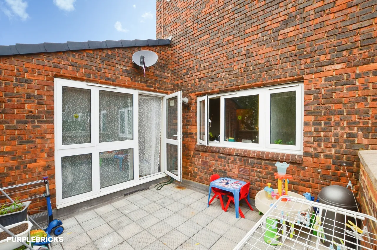 Clarendon Gardens, Wembley, HA9, photo 7
