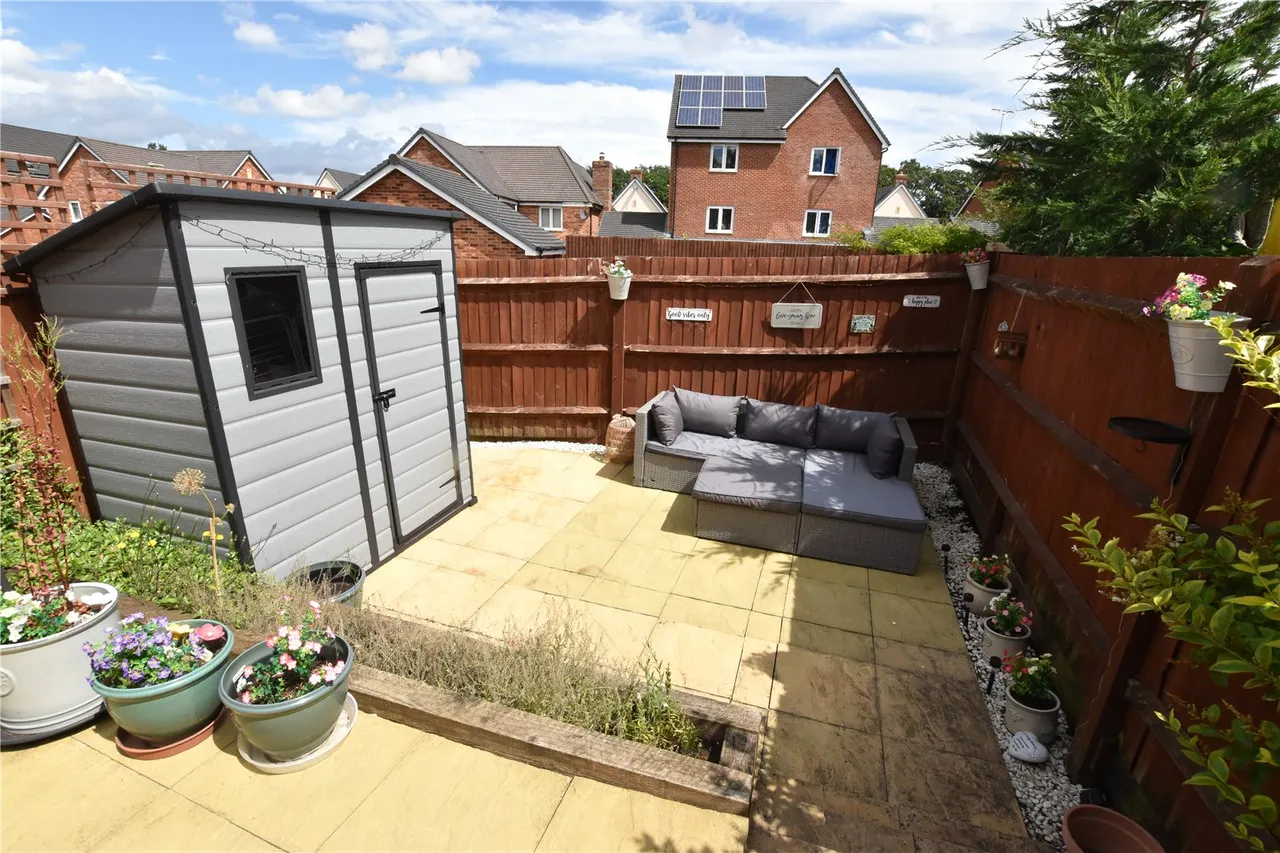 Nightjar Close, Farnborough, Hampshire, GU14 9GB, photo 14