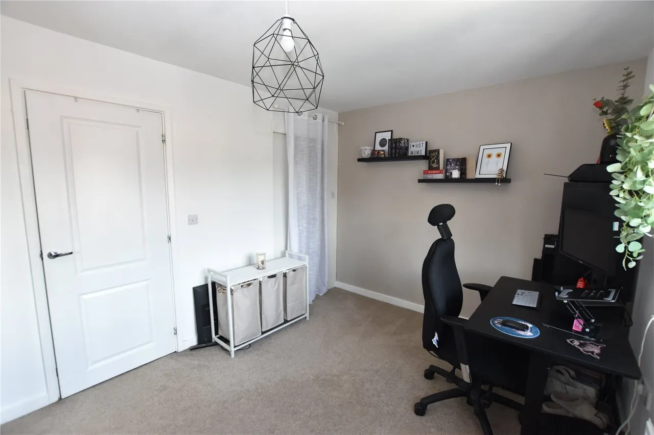 Nightjar Close, Farnborough, Hampshire, GU14 9GB, photo 13