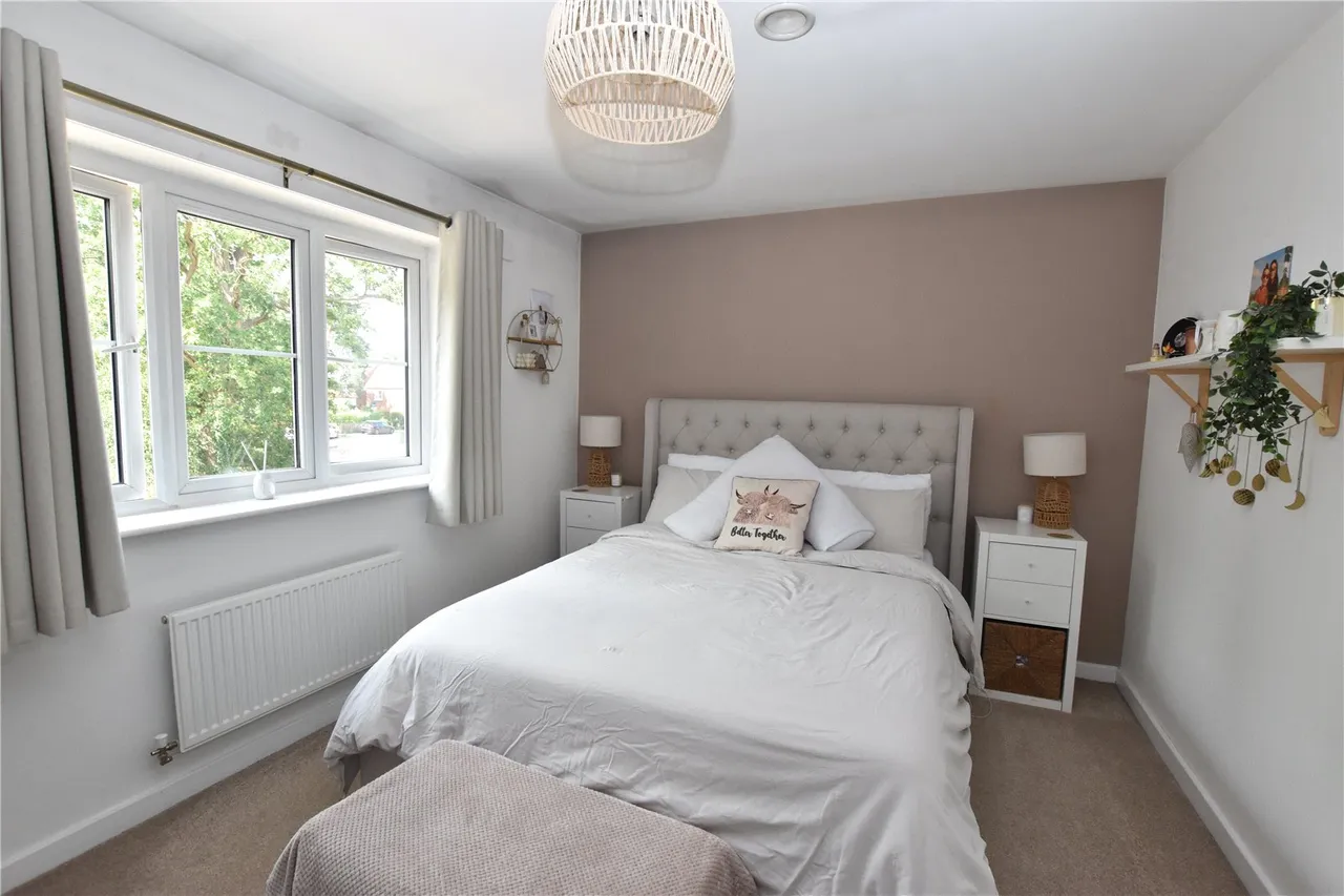 Nightjar Close, Farnborough, Hampshire, GU14 9GB, photo 7