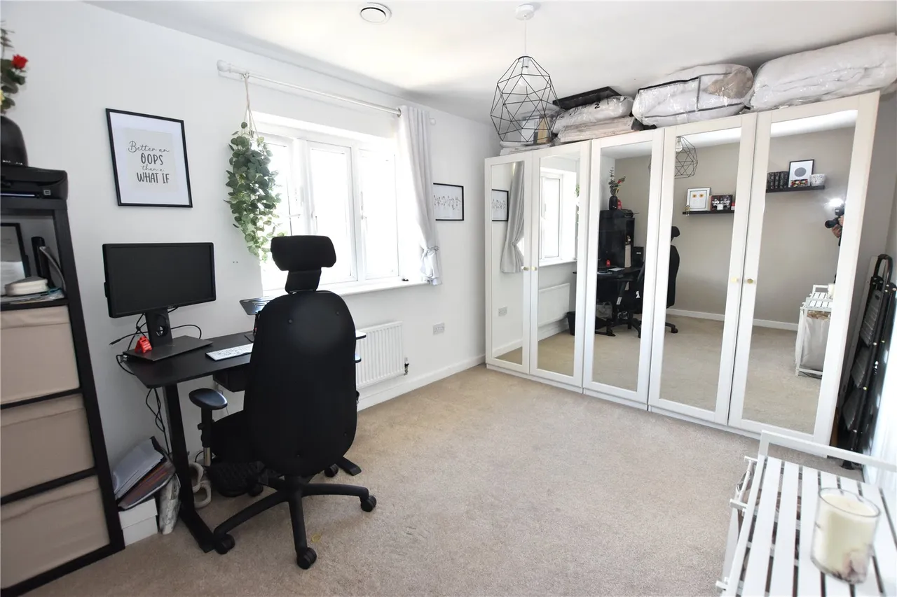 Nightjar Close, Farnborough, Hampshire, GU14 9GB, photo 10