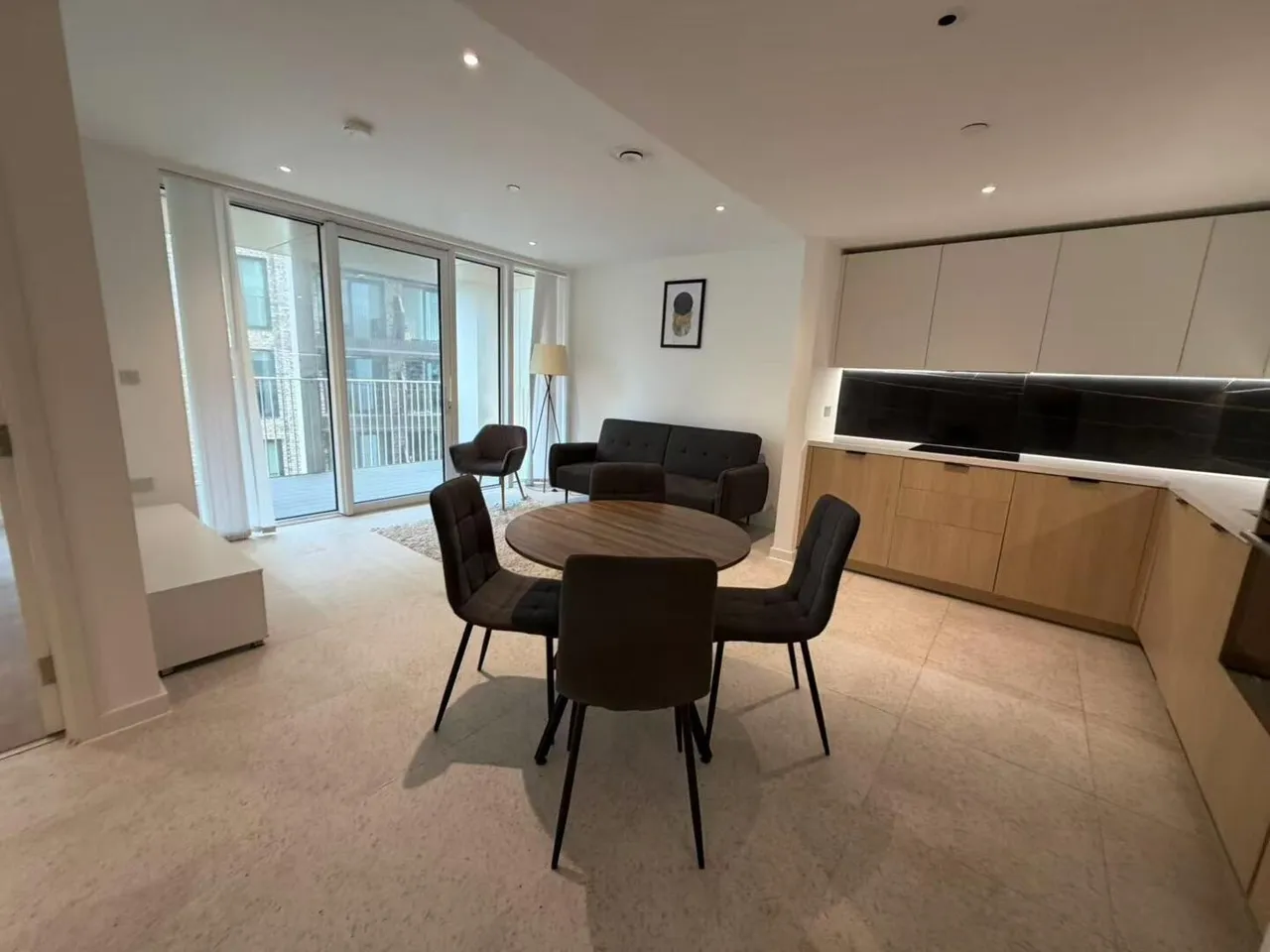 Cendal Crescent, London, E1, photo 2