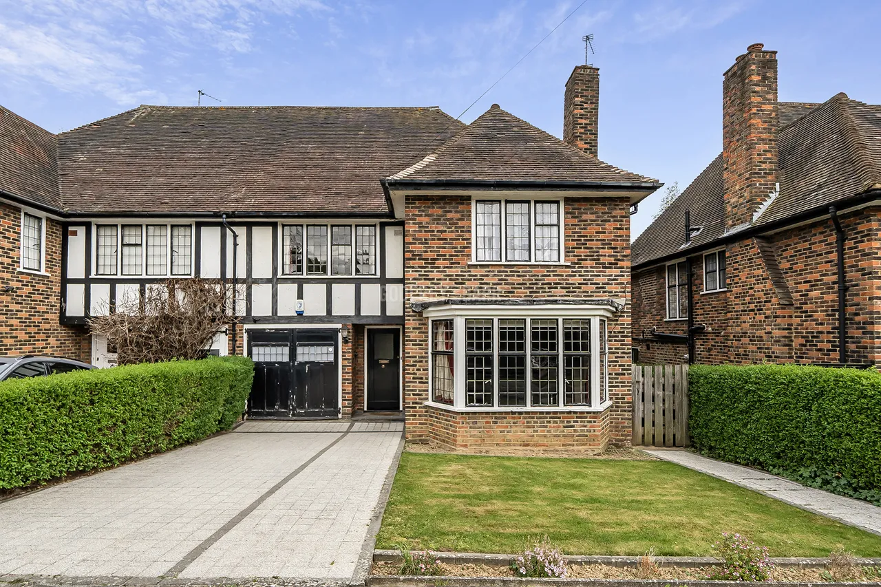 4 bed house for sale, Greenhalgh Walk, Hampstead Garden Suburb, N2