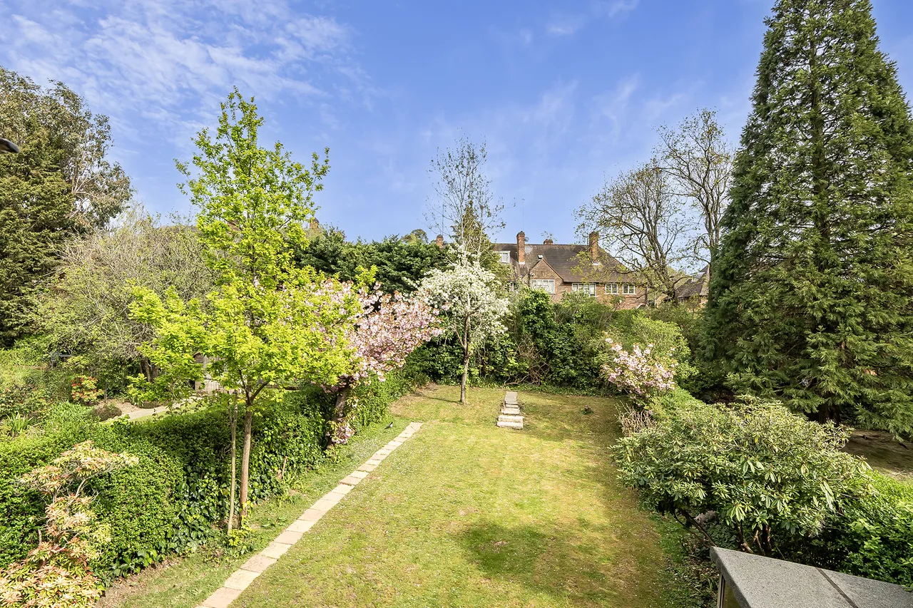 Greenhalgh Walk, Hampstead Garden Suburb, N2, photo 9
