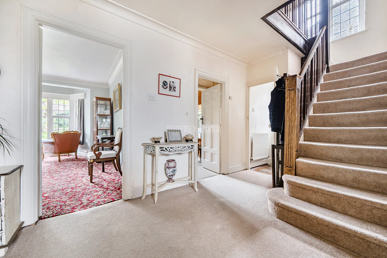 Greenhalgh Walk, Hampstead Garden Suburb, N2, photo 2