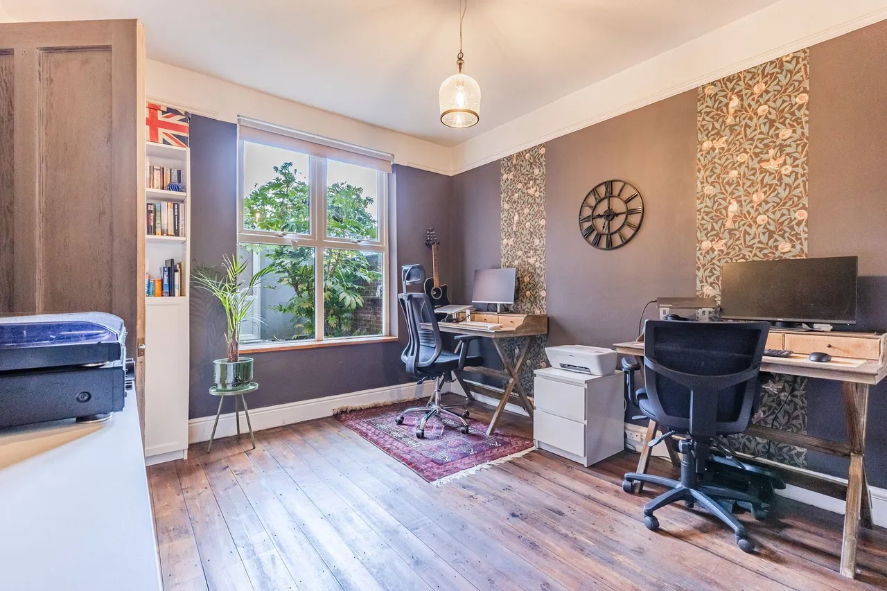 Four Bedroom Edwardian Town House in, photo 9