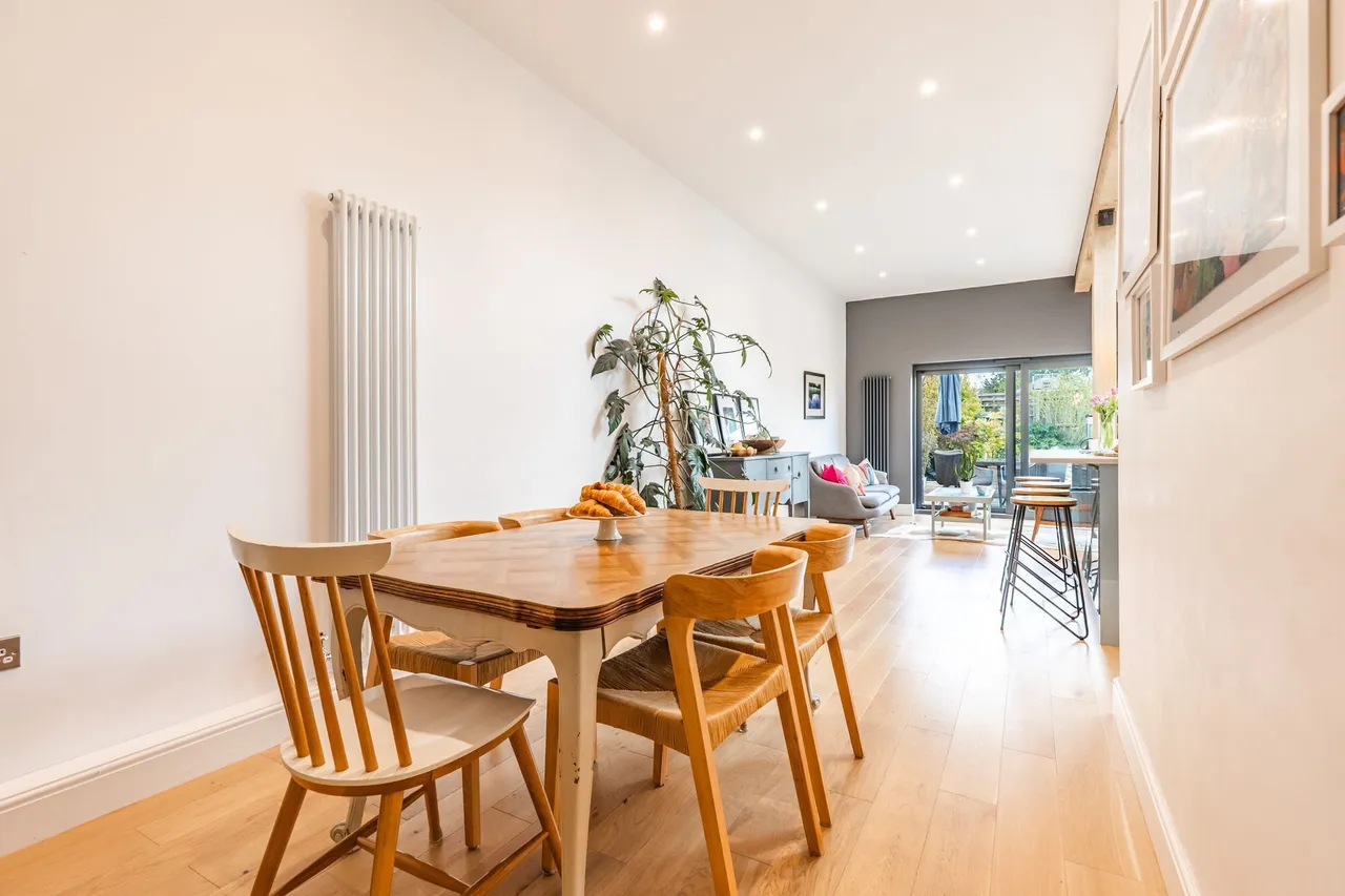 Four Bedroom Edwardian Town House in, photo 8