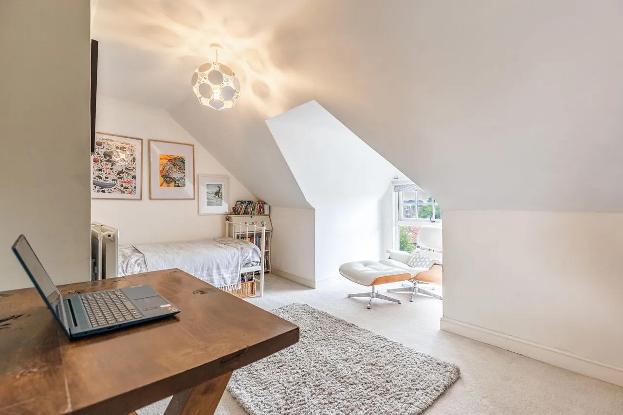 Four Bedroom Edwardian Town House in, photo 15