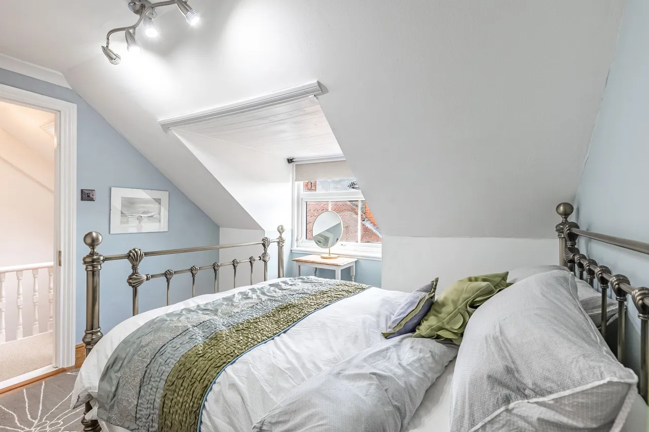 Four Bedroom Edwardian Town House in, photo 14