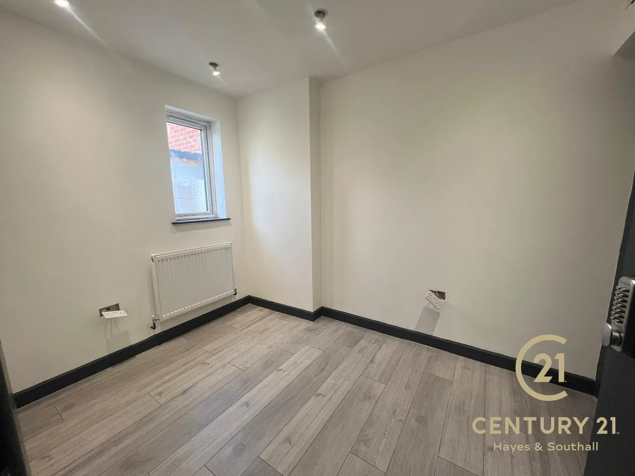 1 bed property to rent, Pinkwell Avenue, Hayes, UB3