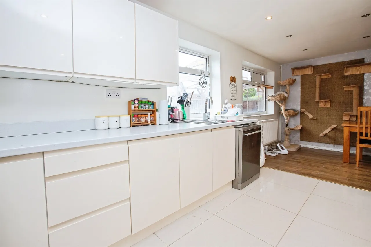Kingsley Crescent, Stonebroom, DE55, photo 3