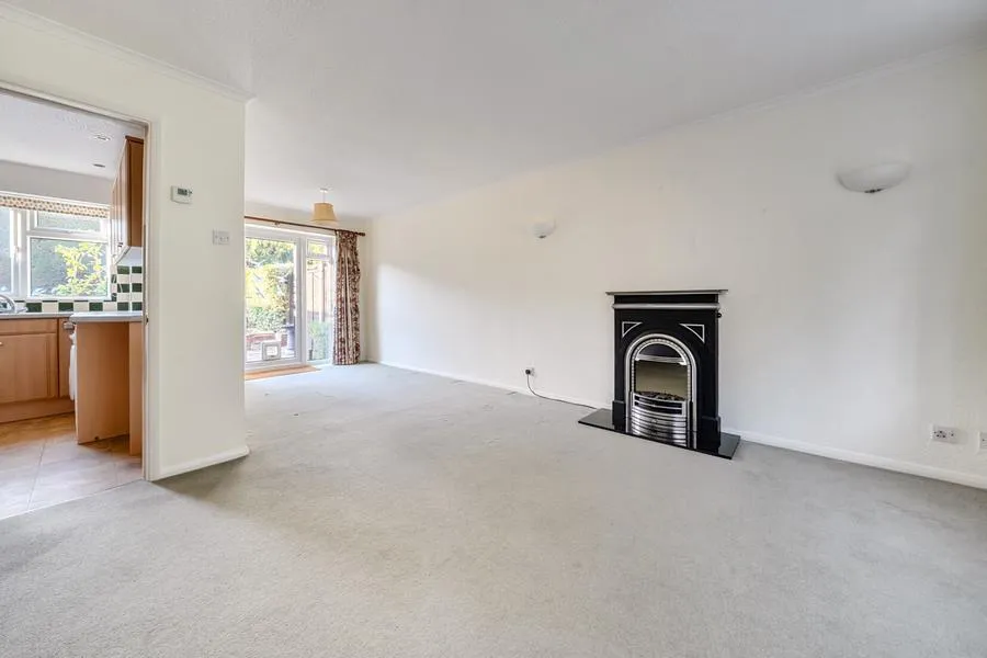 Christie Close, Lightwater, GU18, photo 3
