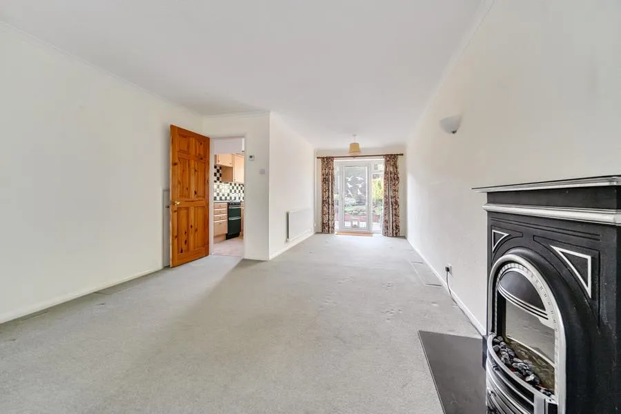 Christie Close, Lightwater, GU18, photo 8