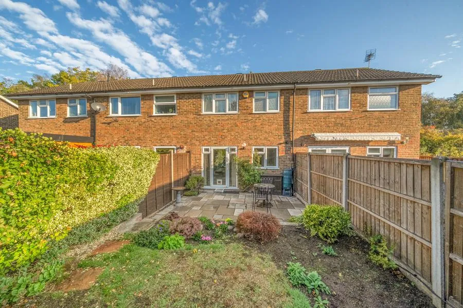 Christie Close, Lightwater, GU18, photo 19