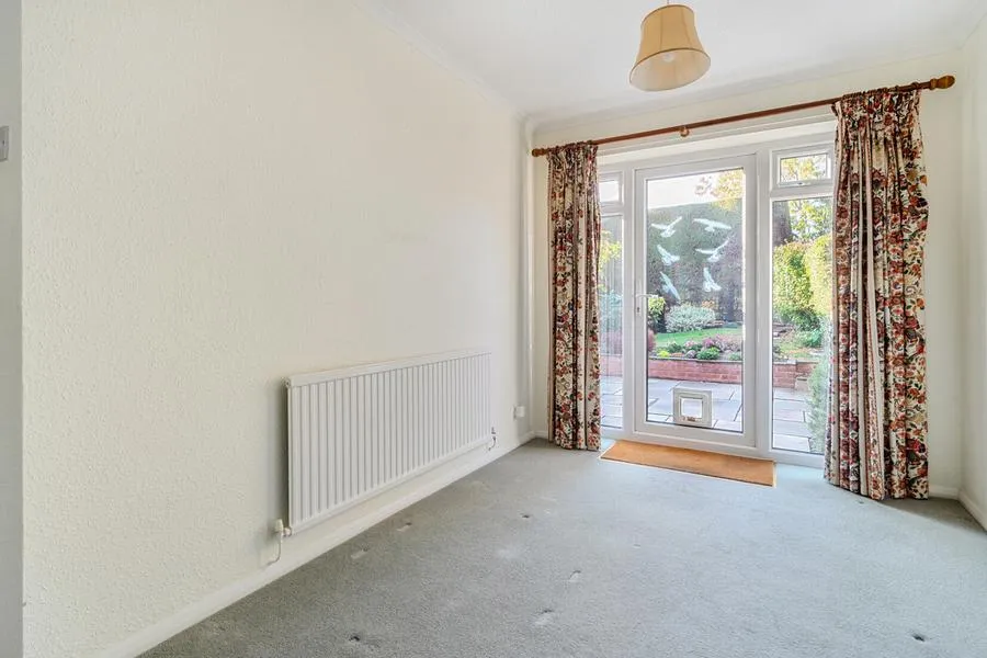 Christie Close, Lightwater, GU18, photo 11