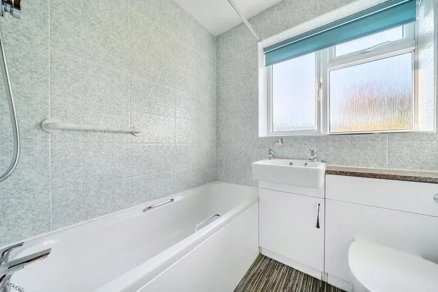 Christie Close, Lightwater, GU18, photo 12