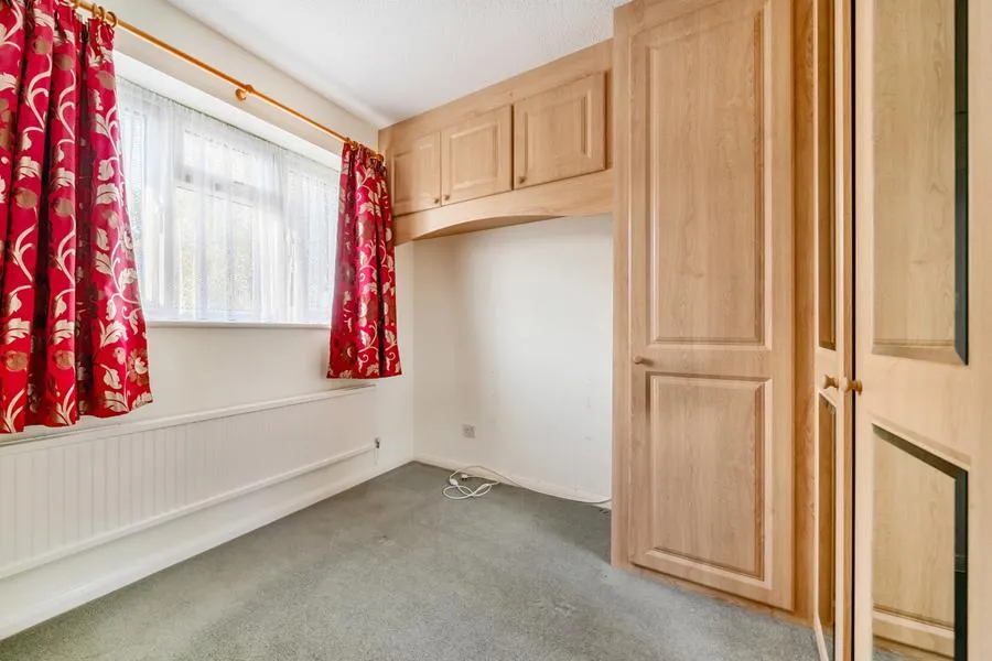 Christie Close, Lightwater, GU18, photo 14