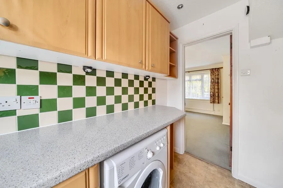 Christie Close, Lightwater, GU18, photo 6