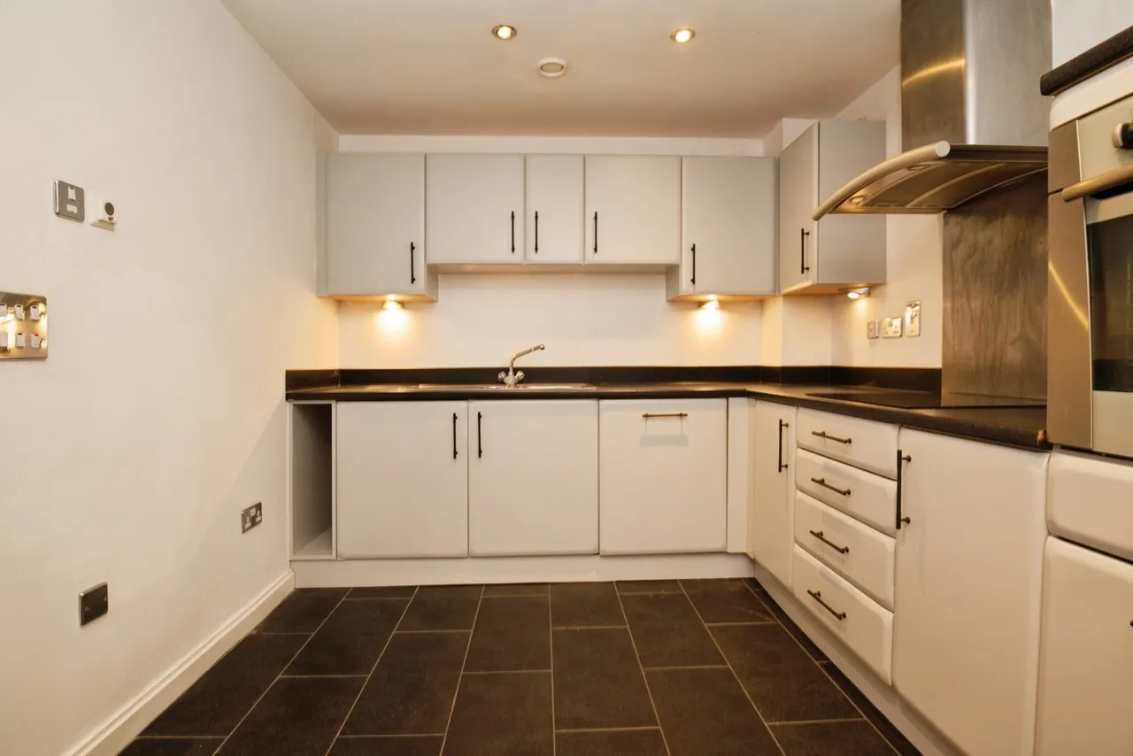 Penstone Court, Chandlery Way, Cardiff, CF10, photo 4