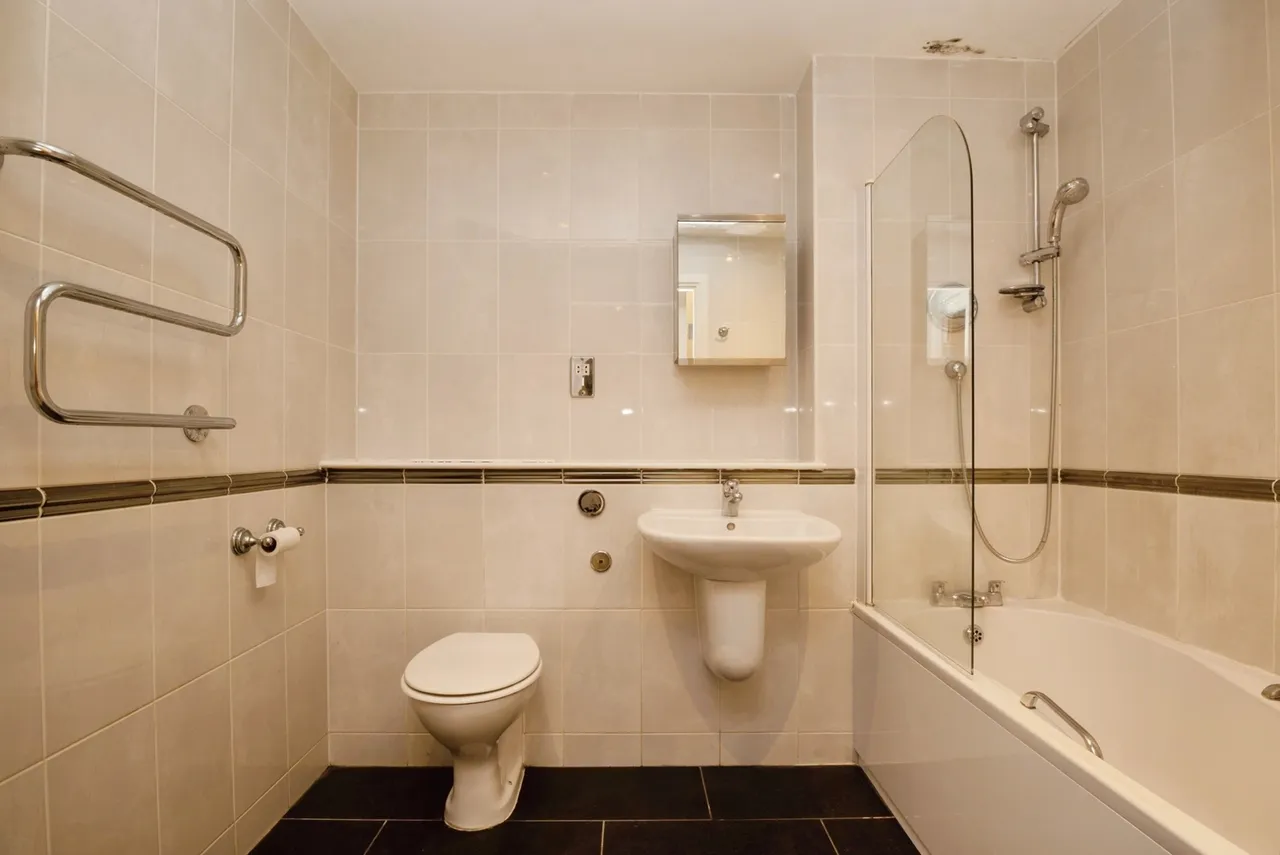 Penstone Court, Chandlery Way, Cardiff, CF10, photo 10