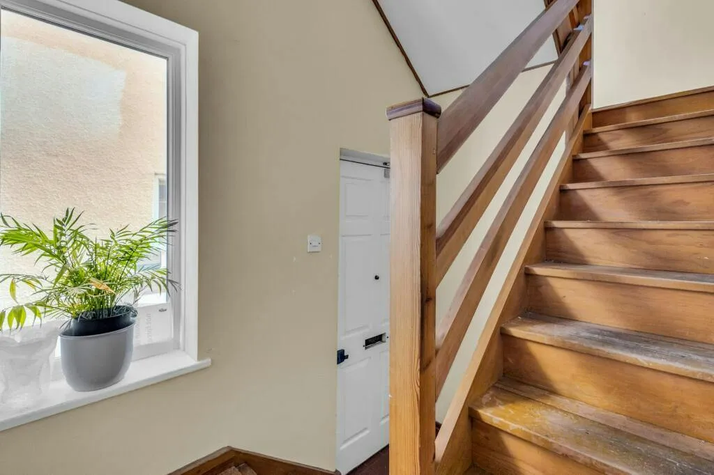 Grange Avenue, Woodford Green, IG8, photo 5