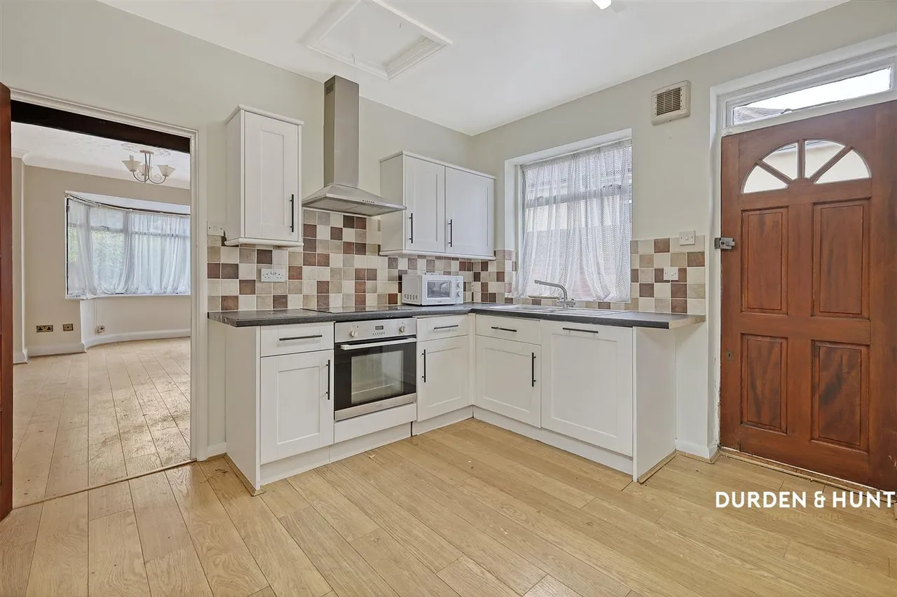 Walden Way, Hornchurch, RM11, photo 5