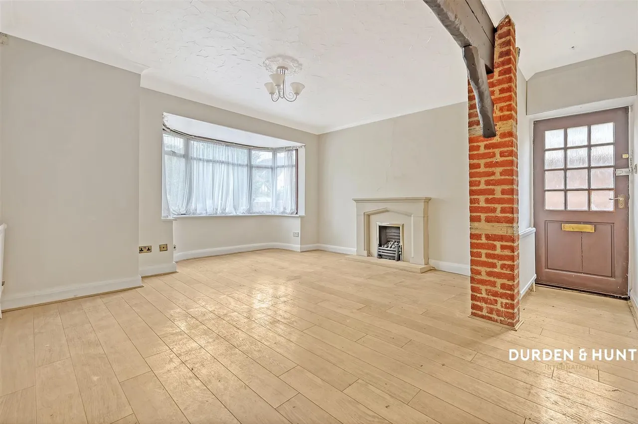 Walden Way, Hornchurch, RM11, photo 3