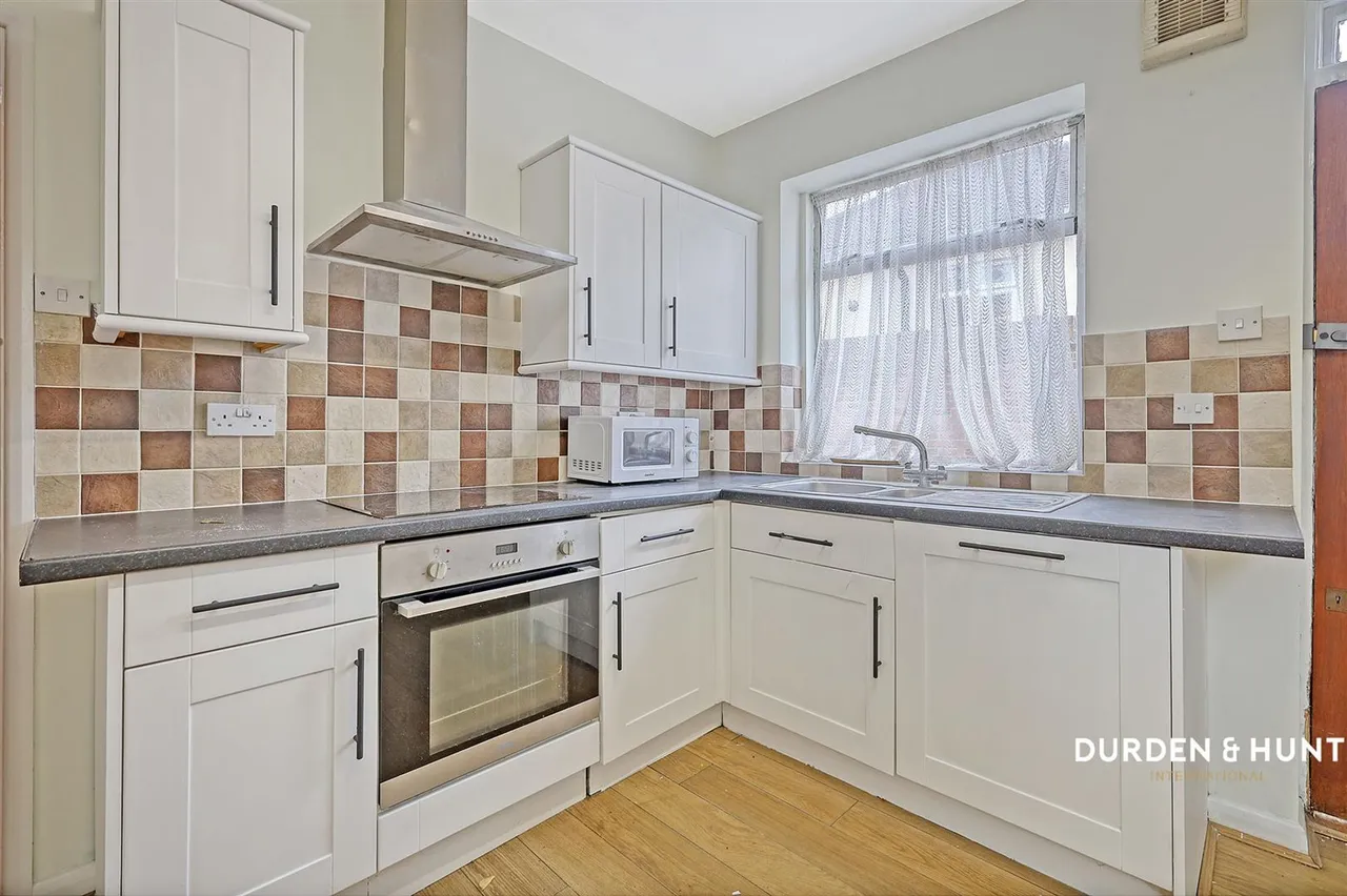 Walden Way, Hornchurch, RM11, photo 6