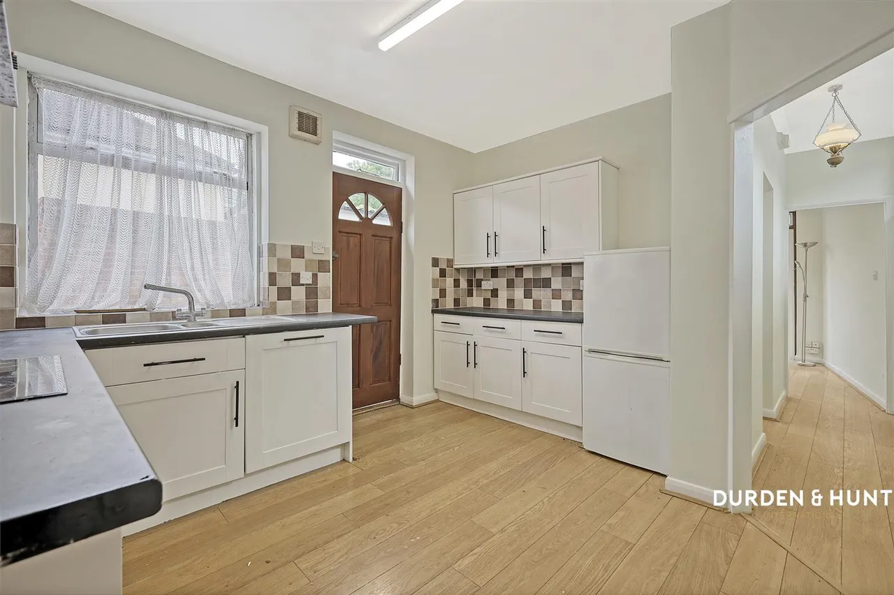 Walden Way, Hornchurch, RM11, photo 7