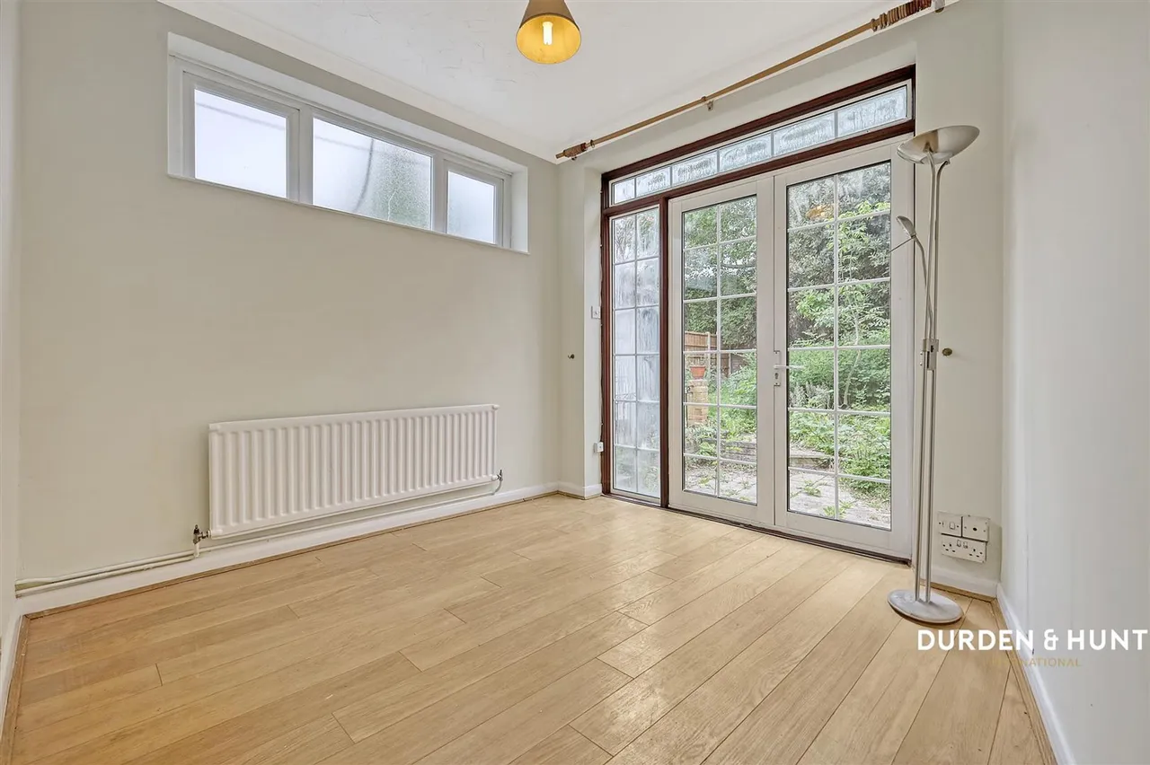 Walden Way, Hornchurch, RM11, photo 13