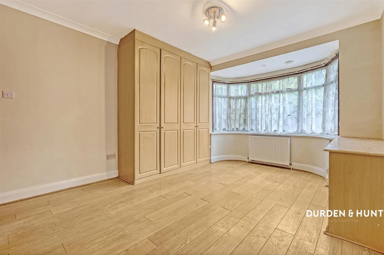 Walden Way, Hornchurch, RM11, photo 9